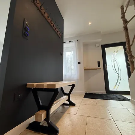 Du 162 Appartement Anould